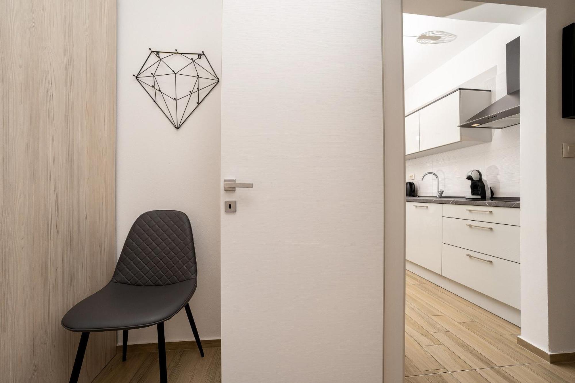 Luxury Polo Apartment